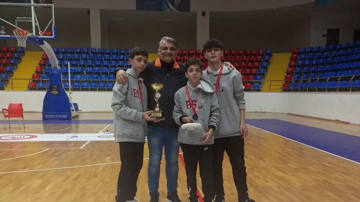İstanbul Erkekler Floor Curling Turnuvasında Gençlerimiz 2. Oldular..